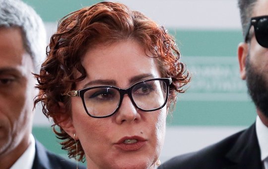 Audiência de extradição de Carla Zambelli é adiada pela justiça italiana