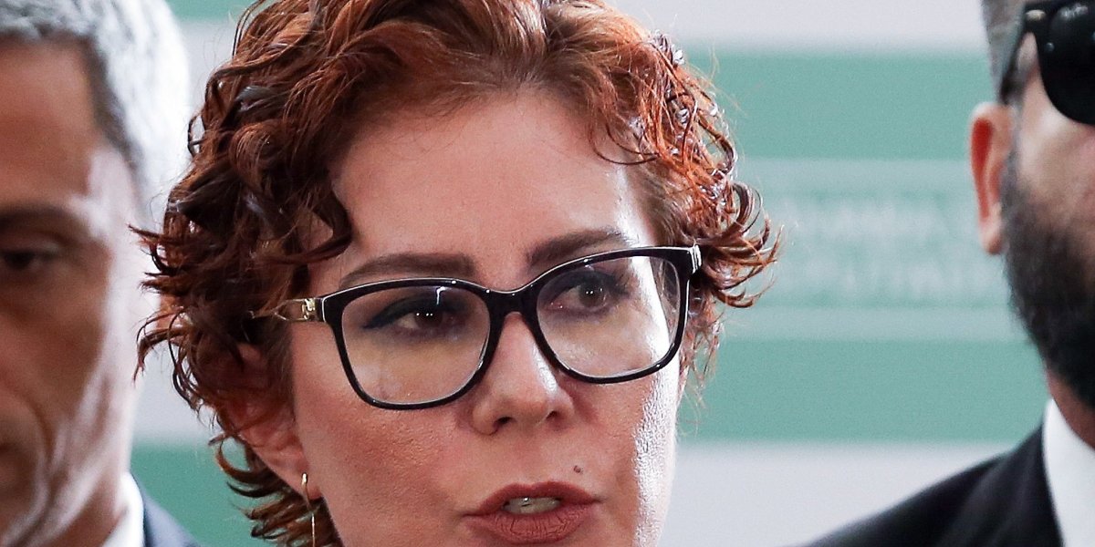 Audiência de extradição de Carla Zambelli é adiada pela justiça italiana