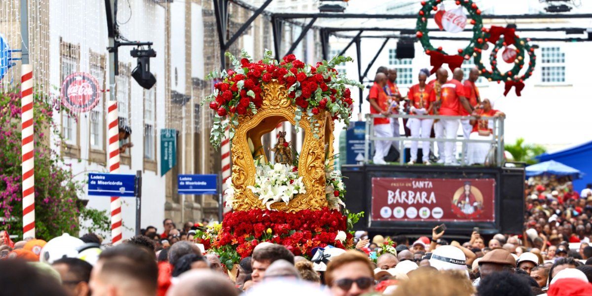 Festa de Santa Bárbara reúne multidão e marca início de calendário festivo em Salvador