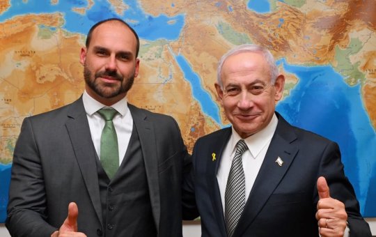 Eduardo Bolsonaro vai a Israel, encontra Netanyahu e pede: “Solta o Bolsonaro”