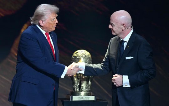 Donald Trump vence Prêmio da Paz da Fifa durante sorteio da Copa do Mundo 