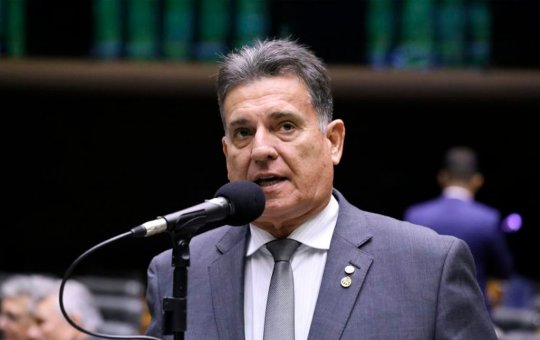 Deputados bolsonaristas defendem obrigatoriedade de autoescola para obteção da CNH