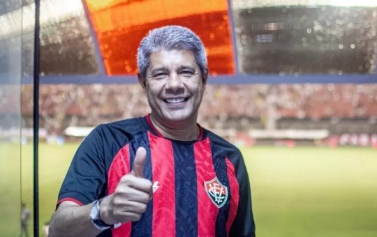 Jerônimo Rodrigues celebra permanência do Vitória na Série A após triunfo sobre o São Paulo