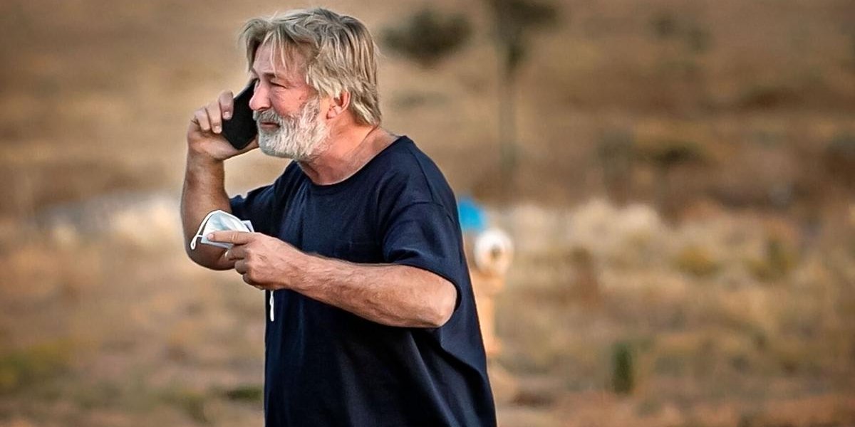 Arma usada por Alec Baldwin em filmagens era legítima, diz promotora