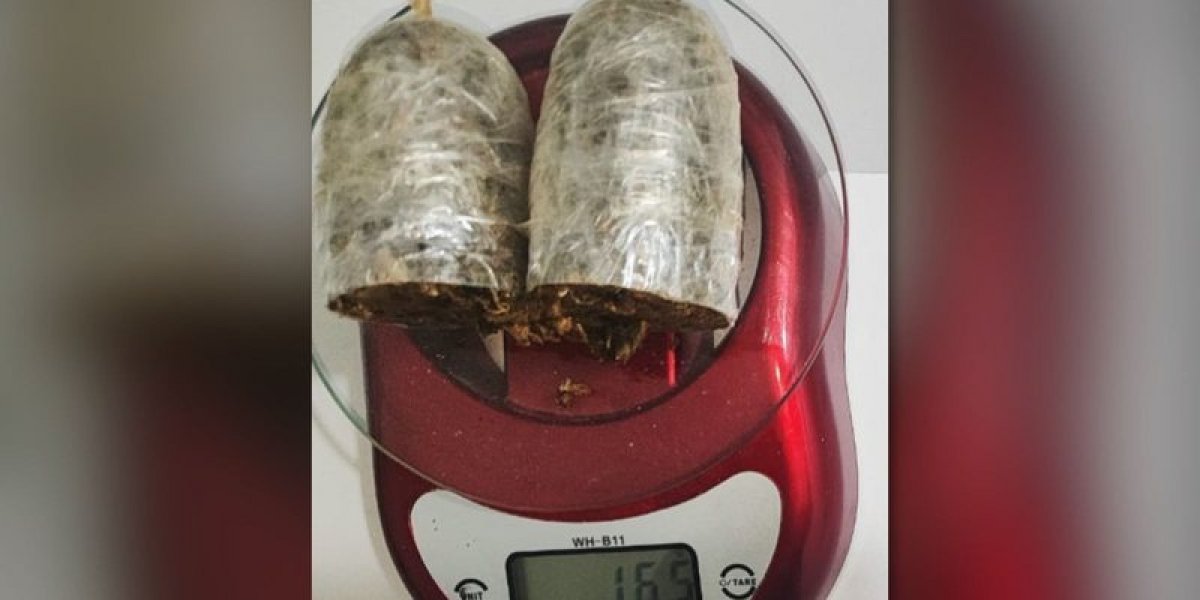 Mulher é flagrada tentando levar droga para dentro do presídio de Eunápolis