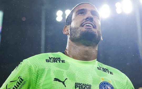 Destaque da reta final, Bahia acerta a compra do goleiro Ronaldo