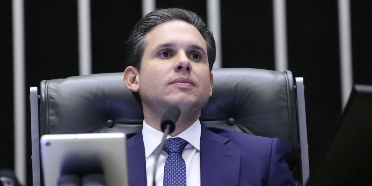 Hugo Motta rebate críticas do PT ao PL da Dosimetria e aponta “incoerência”