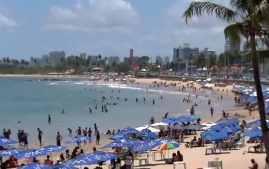 Banhista se revolta com cobrança de R$ 70 em barraca de praia em Salvador: “R$ 70 para sentar numa barraca?”