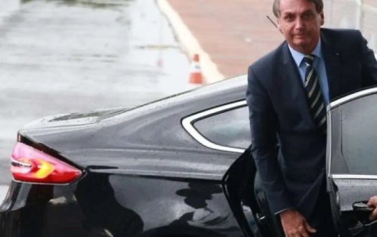 Justiça ordena suspensão dos motoristas e seguranças de Bolsonaro durante sua prisão