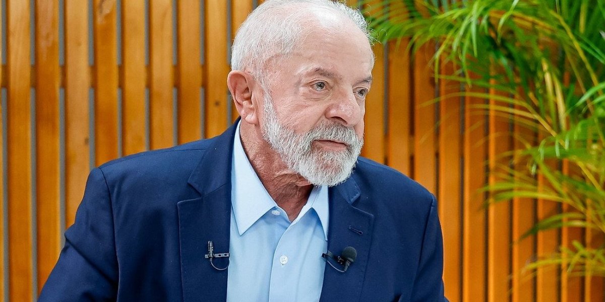 Lula não acredita em candidatura de Flávio Bolsonaro e afirma: 'Quem inventa muito nome é porque não tem nenhum'