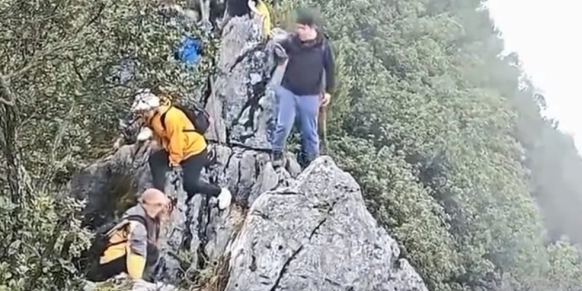 Turista cai de penhasco após tentar tirar foto em ponto turístico da China