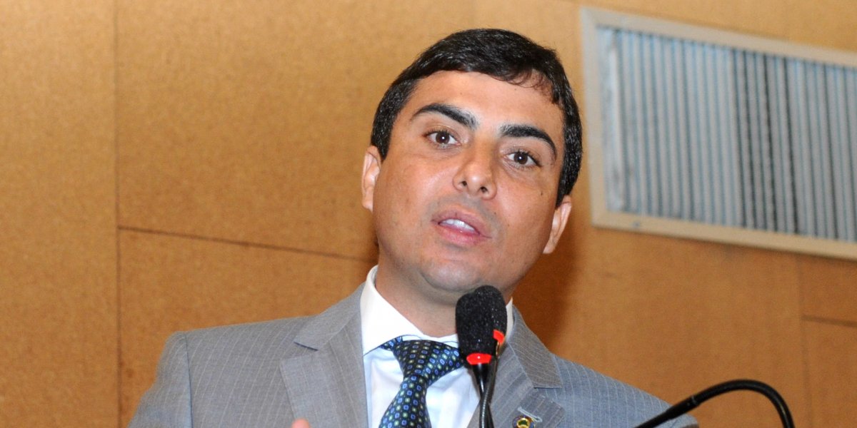 “Para defender, eu viro bicho”: Afirma Marcell Moraes ao se defender sobre acusação de violência doméstica