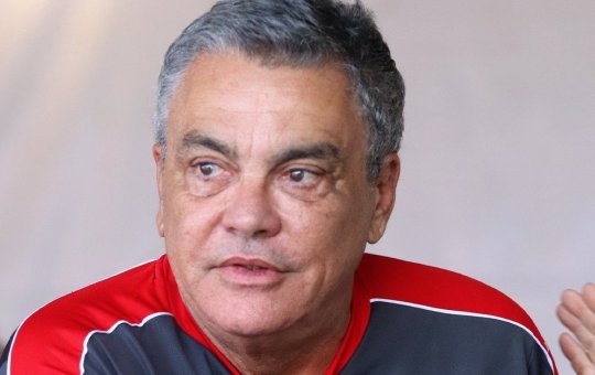 Ex-presidente do Vitória, Paulo Carneiro é expulso do Barradão durante eleição do clube