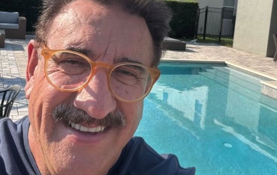 Ratinho se pronuncia e defende o SBT após polêmica com Zezé Di Camargo: "Nada mudou"