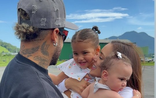 Após viagem romântica, Neymar e Bruna Biancardi reencontram as filhas Mavie e Mel