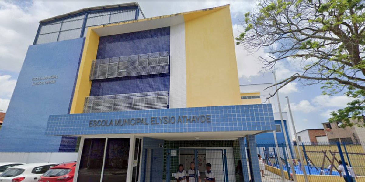 Mãe denuncia que foi impedida de assistir à formatura da filha em escola municipal de Salvador