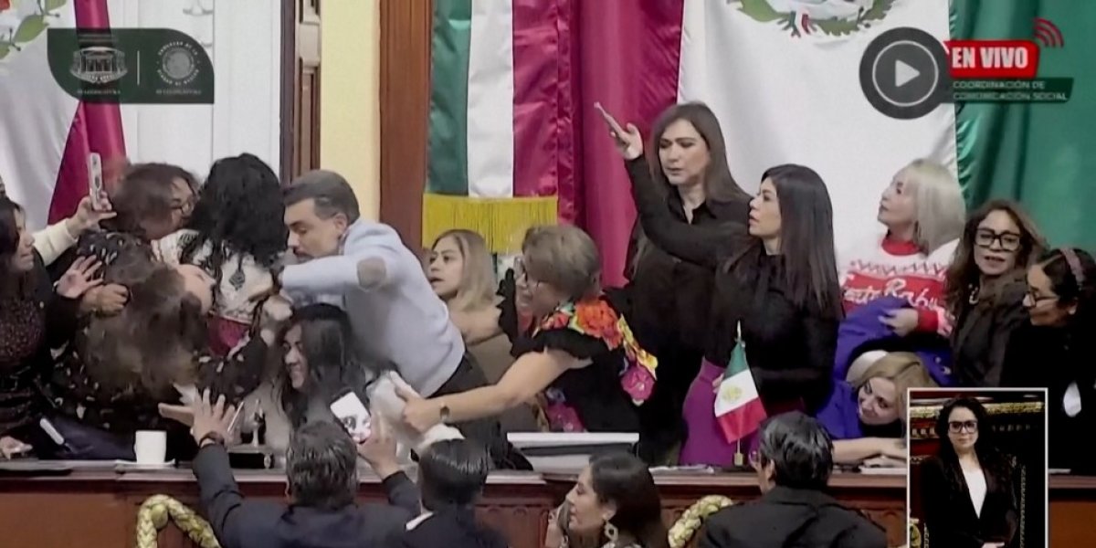 Confusão e agressões entre deputados cancelam sessão no parlamento do México