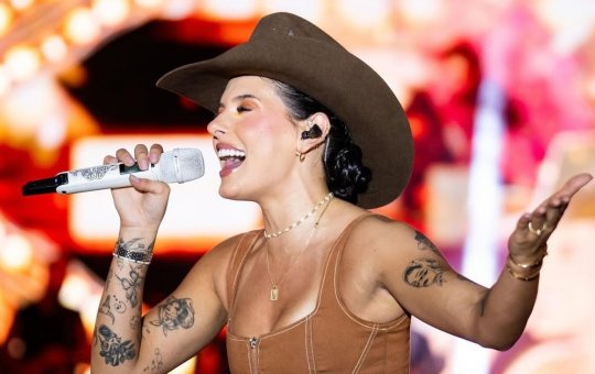 Sem Zezé Di Camargo, Ana Castela e SBT iniciam programação especial de Natal