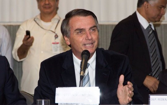 CCJ do Senado aprova PL que pode diminuir a pena de Bolsonaro