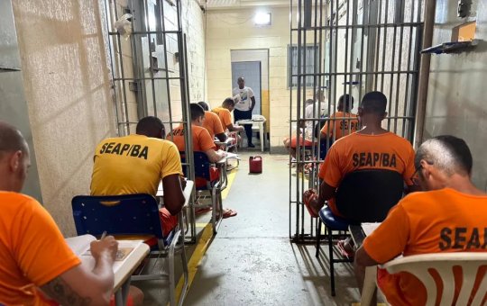 Com recorde de inscritos, provas do Enem PPL são aplicadas em 24 unidades prisionais da Bahia