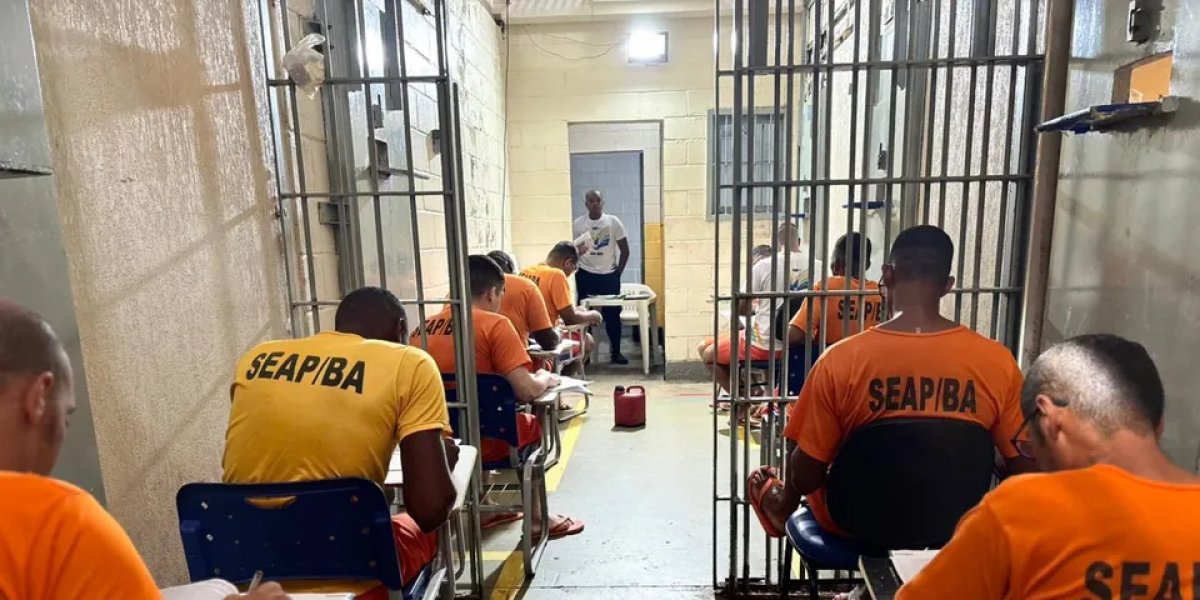 Com recorde de inscritos, provas do Enem PPL são aplicadas em 24 unidades prisionais da Bahia