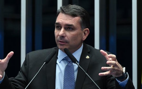 Flávio Bolsonaro comenta aprovação do PL da Dosimetria: “Primeiro degrau”