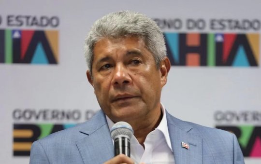 Jerônimo se manifesta e chama de brutal o crime contra técnicos de internet em Salvador