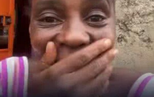 "Não se humilhem" influenciadora comemora curtida de Michelle Bolsonaro em vídeo que critica Bolsa Família