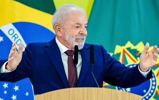 Lula chama atitude de Zezé Di Camargo de “cretinice” e transmite solidariedade às filhas de Silvio Santos