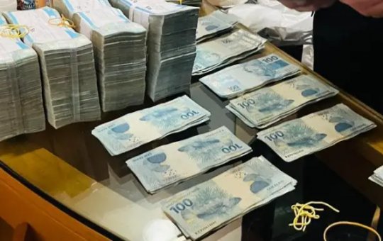 PF apreende mais de R$ 400 mil em dinheiro vivo em operação contra deputados do PL