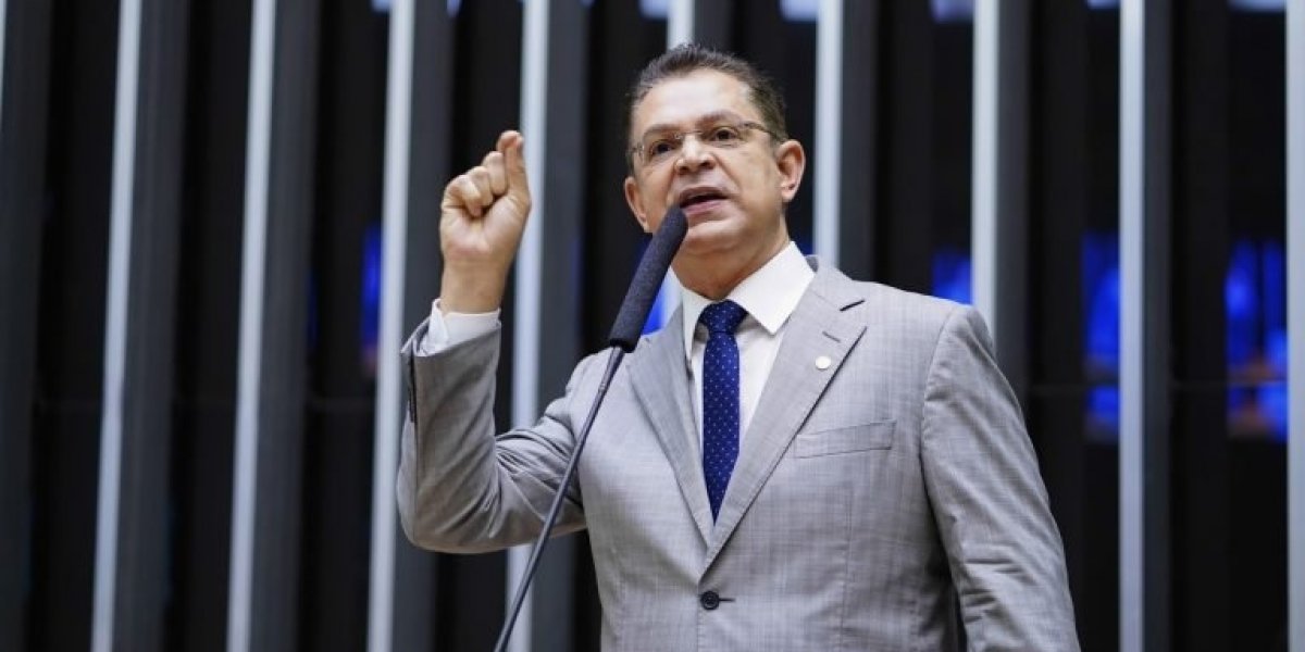 Líder do PL, Sóstenes Cavalcante se manifesta após ser alvo da PF