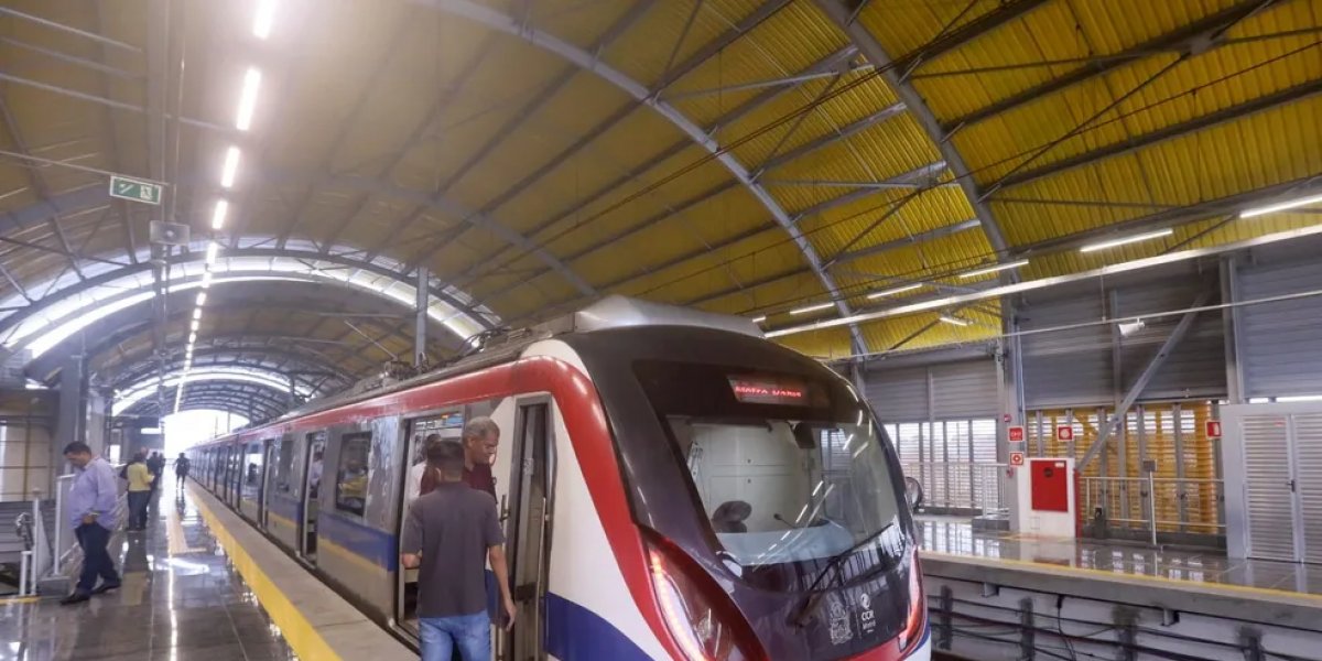 Metrô em estação de Salvador