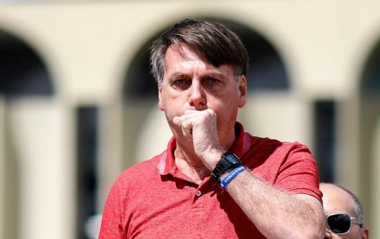 Segundo laudo da Polícia Federal, Bolsonaro convive com até 40 soluços por minuto