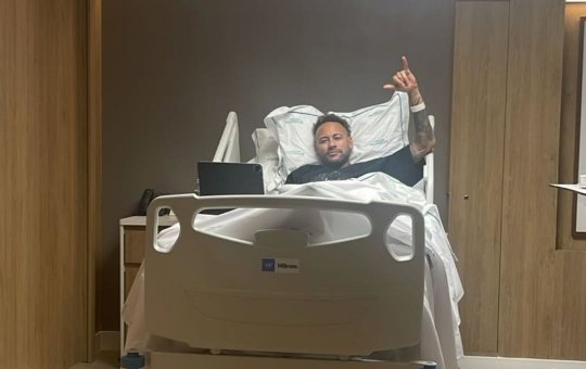Neymar passa por cirurgia no joelho e encara 2026 como o ano decisivo de sua carreira