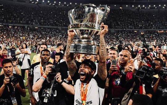 Depois de título, Memphis dispara contra dirigentes do Corinthians: "Quem quer fud**... o Corinthians, saia do clube"