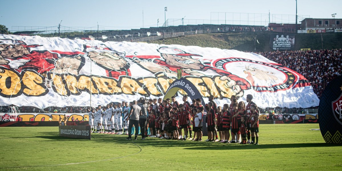 Vitória acerta com primeira contratação para 2026