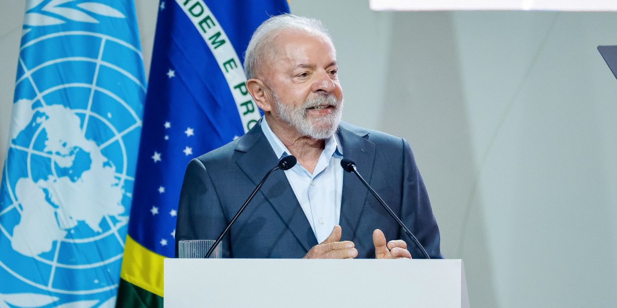 Lula assina indulto de Natal e mantém exclusão de condenados por crimes à democracia