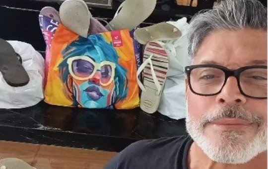 Alexandre Frota critica descarte de Havaianas após polêmica e anuncia ação solidária