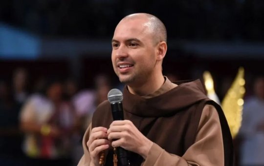 Frei Gilson é o streamer mais assistido do Brasil em 2025