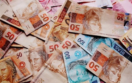 Governo confirma aumento no salário mínimo para 2026; saiba valor