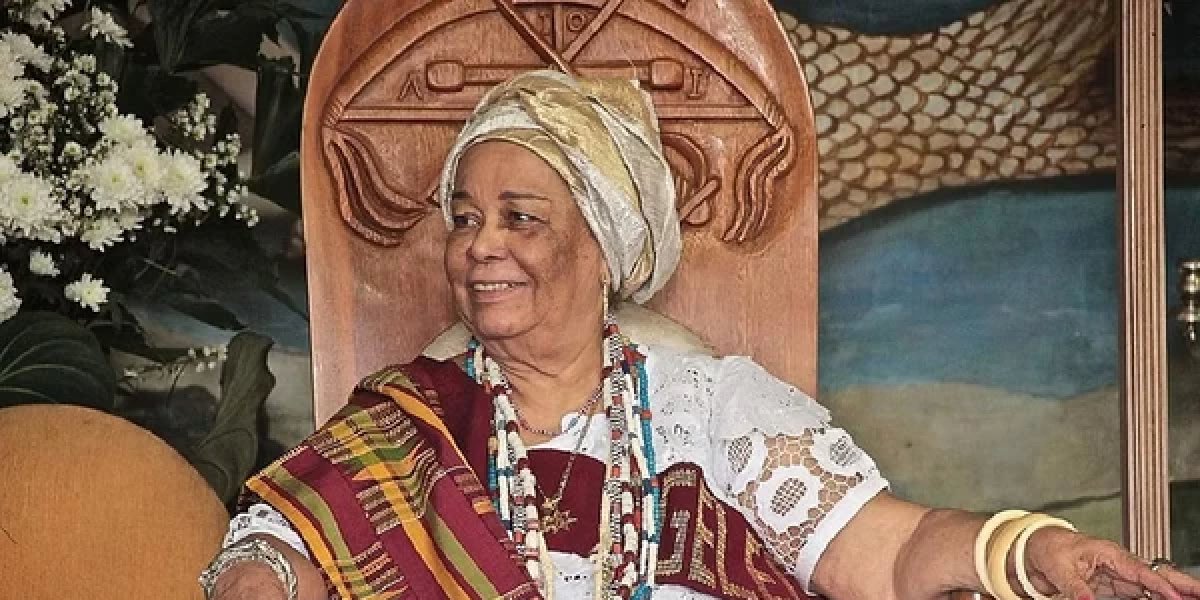 Mãe Carmem falece aos 96 anos após internação por forte gripe