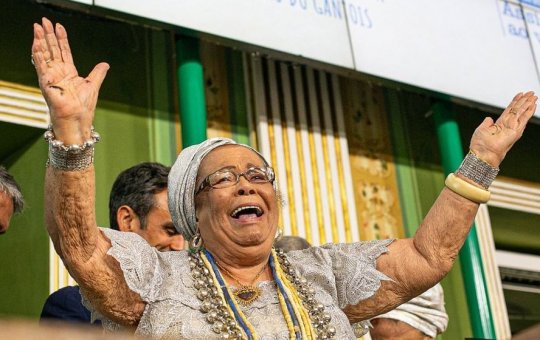 Lideranças políticas prestam homenagem à Mãe Carmem