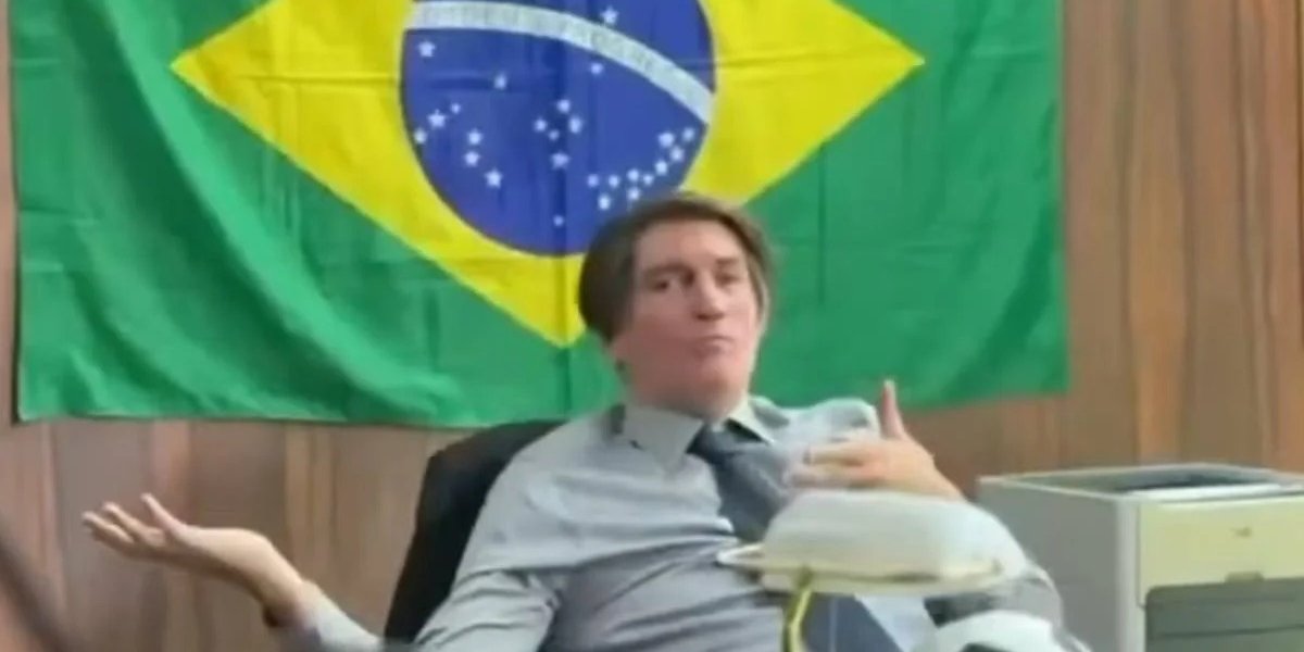 Ator que interpretará Bolsonaro em filme publica vídeo caracterizado e deseja feliz Natal à família