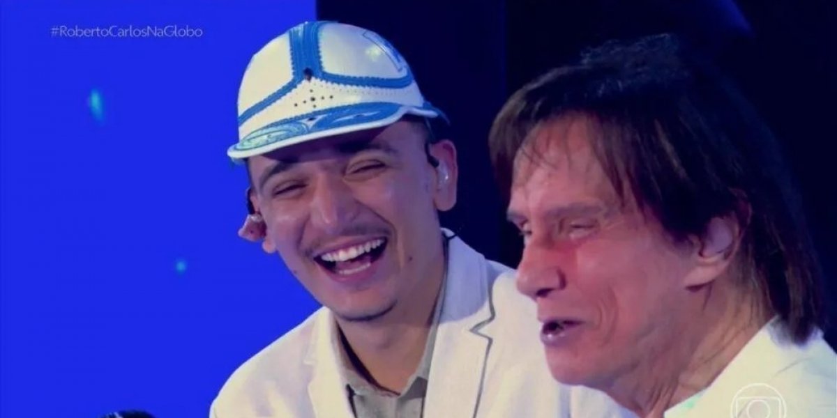 João Gomes se retira do palco após reação de Roberto Carlos no especial de fim de ano