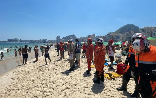 Corpo é encontrado após queda de avião no mar de Copacabana
