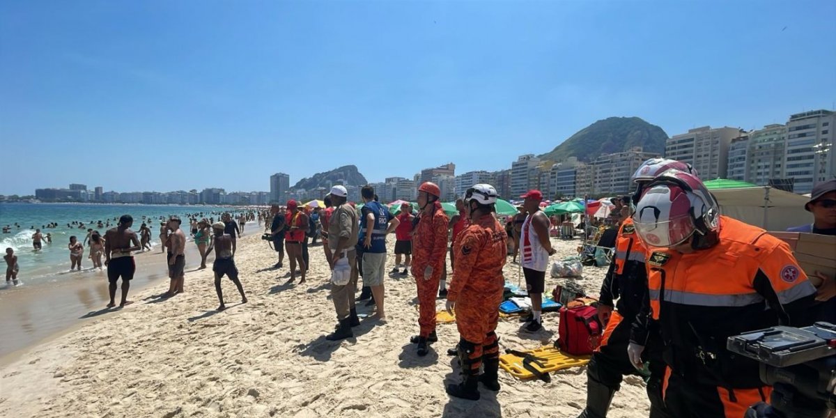 Corpo de Bombeiros atua nas buscas pelos vestígios do acidente 