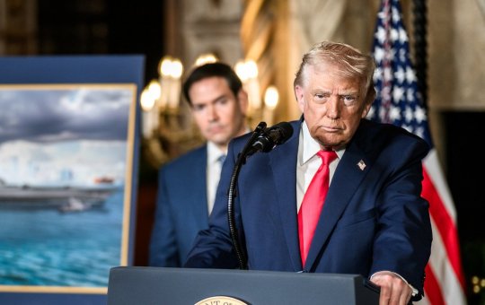 Trump diz que teve conversa produtiva com Putin antes de encontro com Zelensky