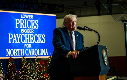 Trump afirma que Putin e Zelensky querem acordo de paz