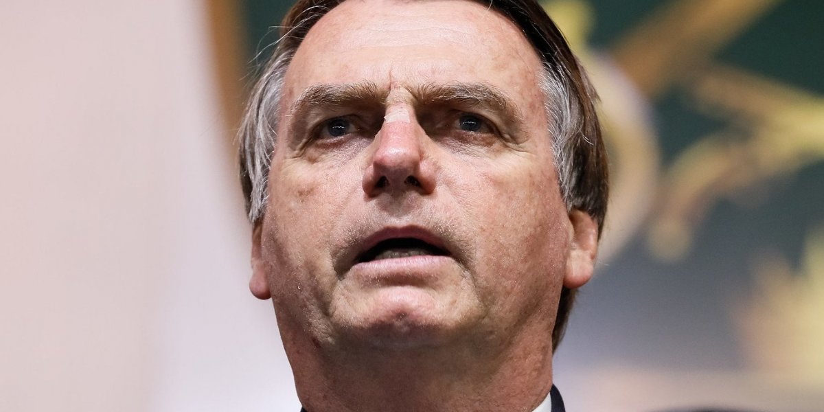 Bolsonaro volta a apresentar crise de soluço e hipertensão arterial após cirurgia