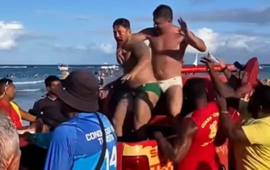 Casal de turistas é agredido por comerciantes na praia de Porto de Galinhas